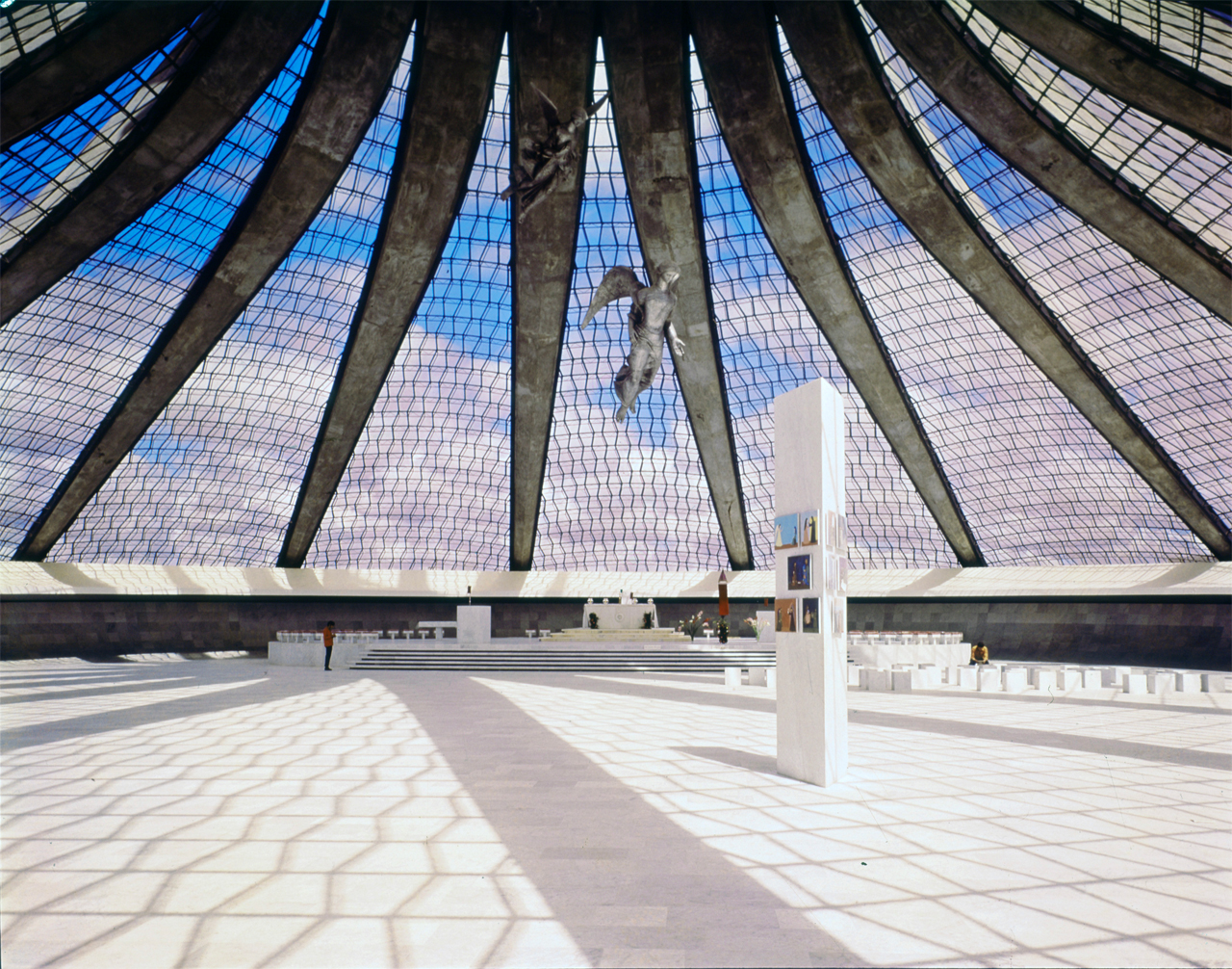 La verrière de la cathédrale de Brasilia