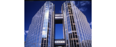 Bâtiment des Miroirs, ancien siège de la Compagnie de Saint-Gobain à La Défense, années 1980