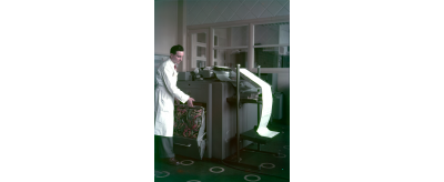 Atelier de mécanographie de la Compagnie de Pont-à-Mousson à Nancy le 12 mai 1961