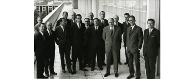 Roger Martin entouré du nouvel état-major de Saint-Gobain-Pont-à-Mousson au siège social à Neuilly le 29 juin 1970