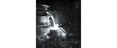 Préparation de la fusion à l'usine du Pontet, années 1960