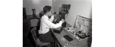 Laboratoire de recherche à l'usine SEPR du Pontet dans les années 1960