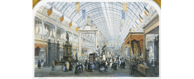 L'intérieur du Palais de l'Industrie lors de l'Exposition universelle de Paris en 1855 : vue du stand et de la grande glace présentée par Saint-Gobain