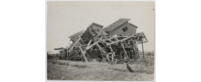 Un bâtiment chimique de la soudière de Chauny soufflé par les bombardements allemands