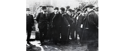 Camille Cavallier s’entretient avec des délégués syndicaux, 29 mai 1908