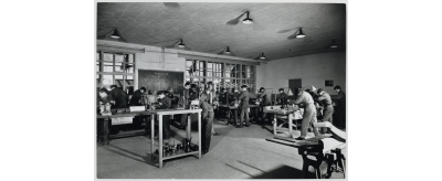 Atelier d’ajustage (1ère année) au Centre Progobain de Chantereine, 1963