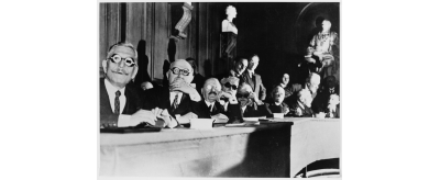 Les lunettes Triplex pour la vision du cinéma en relief, 1935