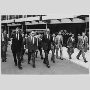 Visite du Président de la République François Mitterrand au siège de Saint-Gobain aux Miroirs, 25 mai 1984